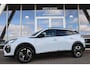 Peugeot 2008 1.2 Puretech ALLURE 130PK AUTOMAAT | Wit Metallic | 360 Camera | Navi app | Carplay | Leer/stof | Verwamde stoelen | Pdc v+a |