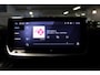 Peugeot 2008 1.2 Puretech ALLURE 130PK AUTOMAAT | Wit Metallic | 360 Camera | Navi app | Carplay | Leer/stof | Verwamde stoelen | Pdc v+a |