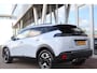 Peugeot 2008 1.2 Puretech ALLURE 130PK AUTOMAAT | Wit Metallic | 360 Camera | Navi app | Carplay | Leer/stof | Verwamde stoelen | Pdc v+a |