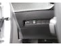 Peugeot 2008 1.2 Puretech ALLURE 130PK AUTOMAAT | Wit Metallic | 360 Camera | Navi app | Carplay | Leer/stof | Verwamde stoelen | Pdc v+a |