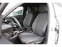 Peugeot 2008 1.2 Puretech ALLURE 130PK AUTOMAAT | Wit Metallic | 360 Camera | Navi app | Carplay | Leer/stof | Verwamde stoelen | Pdc v+a |