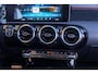Mercedes-Benz A-klasse 180 AMG line | Night | Panorama-schuifdak | Apple Carplay | Achteruitrijcamera | Stoelverwarming | Dode hoek |