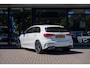 Mercedes-Benz A-klasse 180 AMG line | Night | Panorama-schuifdak | Apple Carplay | Achteruitrijcamera | Stoelverwarming | Dode hoek |