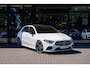 Mercedes-Benz A-klasse 180 AMG line | Night | Panorama-schuifdak | Apple Carplay | Achteruitrijcamera | Stoelverwarming | Dode hoek |
