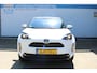 Toyota Yaris Cross 1.5 Hybrid Business | Incl. 12 maanden Garantie | Afneembare trekhaak | Adaptive cruise controle | Stoel & Stuur verwarming | Climate controle | Achteruitrijcamera | Apple CarPlay/Android Auto | Lane assist | DAB | Climate controle | 16 Inch LMV |