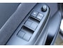 Toyota Yaris Cross 1.5 Hybrid Business | Incl. 12 maanden Garantie | Afneembare trekhaak | Adaptive cruise controle | Stoel & Stuur verwarming | Climate controle | Achteruitrijcamera | Apple CarPlay/Android Auto | Lane assist | DAB | Climate controle | 16 Inch LMV |