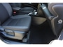 Toyota Yaris Cross 1.5 Hybrid Business | Incl. 12 maanden Garantie | Afneembare trekhaak | Adaptive cruise controle | Stoel & Stuur verwarming | Climate controle | Achteruitrijcamera | Apple CarPlay/Android Auto | Lane assist | DAB | Climate controle | 16 Inch LMV |