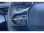 Peugeot 2008 Allure 54 kWh | Navigatie | Achteruitrijcamera | Climate Control | Parkeersensoren voor+achter | All Season Banden |