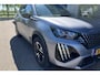 Peugeot 2008 Allure 54 kWh | Navigatie | Achteruitrijcamera | Climate Control | Parkeersensoren voor+achter | All Season Banden |