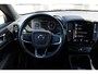 Volvo XC40 B4 Automaat R-Design | Verwarmbare Voorstoelen | Harman Kardon Premium Audio | Verwarmbare Voorruit | Getint Glas Achter | Achteruitrijcamera | Dodehoekdetectie Met Correctie | Adaptieve Cruise Control | Sportonderstel | Electronic Climate Control | Navigatiesysteem | Rijstrooksensor Met Correctie | LED Koplampen | Parkeersensoren | Apple Carplay/Android Auto