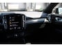 Volvo XC40 B4 Automaat R-Design | Verwarmbare Voorstoelen | Harman Kardon Premium Audio | Verwarmbare Voorruit | Getint Glas Achter | Achteruitrijcamera | Dodehoekdetectie Met Correctie | Adaptieve Cruise Control | Sportonderstel | Electronic Climate Control | Navigatiesysteem | Rijstrooksensor Met Correctie | LED Koplampen | Parkeersensoren | Apple Carplay/Android Auto