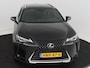 Lexus UX 250h Business Line Limited | Apple Carplay/ Android Auto | Safety System+ | Dodehoekdetectie | Parkeersensoren en -camera |