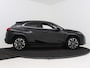 Lexus UX 250h Business Line Limited | Apple Carplay/ Android Auto | Safety System+ | Dodehoekdetectie | Parkeersensoren en -camera |