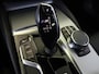 BMW 5-Serie 520i High Executive M-Sport | Trekhaak | Leder | Cruise Control | Navigatie | Stoelverwarming | LED | LMV 20