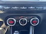 Alfa Romeo Giulietta 1.4 T Distinctive Stap in, voel de Alfa-beleving. Voorzien van o.a.:  Carplay, Leder, Stoelverwarming, Parkeersensoren en Automaat
