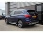 BMW X1 xDrive20i High Executive / HUD / Leer / Camera / N.A.P.