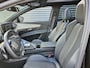 Peugeot 5008 1.2 Hybrid GT | 7-Zits | Automaat | Panoramisch Schuifdak | Black Pack | Focal Sound | Keyless Achterklep | Navigatie | Zeer Complete en Stoere Peugeot 5008 !! Draadloze Telefoonlader | Full LED | Stoelverwarming |