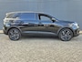 Peugeot 5008 1.2 Hybrid GT | 7-Zits | Automaat | Panoramisch Schuifdak | Black Pack | Focal Sound | Keyless Achterklep | Navigatie | Zeer Complete en Stoere Peugeot 5008 !! Draadloze Telefoonlader | Full LED | Stoelverwarming |