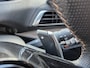 Peugeot 5008 1.2 Hybrid GT | 7-Zits | Automaat | Panoramisch Schuifdak | Black Pack | Focal Sound | Keyless Achterklep | Navigatie | Zeer Complete en Stoere Peugeot 5008 !! Draadloze Telefoonlader | Full LED | Stoelverwarming |