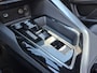 Peugeot 5008 1.2 Hybrid GT | 7-Zits | Automaat | Panoramisch Schuifdak | Black Pack | Focal Sound | Keyless Achterklep | Navigatie | Zeer Complete en Stoere Peugeot 5008 !! Draadloze Telefoonlader | Full LED | Stoelverwarming |