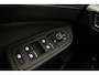Volkswagen Golf Life 1.5 eTSI 130pk DSG Automaat Adaptive cruise control, Achteruitrijcamera, LED koplampen, Stoelverwarming, App connect, Parkeersensoren, Stuurwiel verwarmd