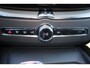 Volvo XC60 T8 Recharge AWD Ultimate Black Edition - LONG RANGE - Panorama/schuifdak - IntelliSafe Assist & Surround - 360º Camera - Verwarmde voorstoelen, stuur & achterbank - Parkeersensoren voor & achter - Elektr. bedienb. voorstoelen met geheugen - Head up display - Draadloze tel. lader - Extra getint glas - 21' LMV