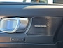 Volvo XC40 2.0 B4 Plus Dark | Stoelverwarming | Trekhaak | Keyless Entry | Harman/Kardon Audio |