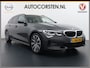 BMW 3-Serie Touring 318I 157PK Autom.-8 Sport Line Trekhaak Leder Apple Carplay Android Auto Navi Pro Live Cockpit Pro Active Cruise Control DAB+ Comfort Access BMW Digital Key Elek.Achterklep Bluetooth Pdc Led Business Edition 1e Eigenaar