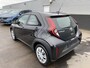 Toyota Aygo X 1.0 VVT-i MT Play Nederlandse auto, boekjes compleet, achteruitrij camera, navigatie Airco Apple Carplay/Android Auto, start/Stop systeem, adaptieve cruise control,