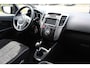 Kia Venga 1.4 CVVT Seven Navigatie/Airco/Achteruitrijcamera/Cruise control/Radio-CD speler/Multifunctioneel stuurwiel/Spraakbediening/Elektrische ramen/Elektrische verstelbare spiegels.