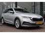 Skoda Octavia Combi 1.5 TSI First Edition | Stoelverwarming | Parkeersensoren | Navigatie | Apple Carplay/Android Auto |