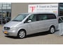 Mercedes-Benz Viano 3.0 CDI DC Ambiente Lang MEENEEMPRIJS!!/APK t/m 22-04-2026!!/V6 AUTOMAAT/Keyless entry/Parkeersensoren rondom/Cruise control/Climate control/Stoelverwarming/Elektrische verstelbare stoelen met memory/Radio-CD speler/Trekhaak/17'' Lichtmetalen velgen/Elekt