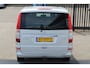 Mercedes-Benz Viano 3.0 CDI DC Ambiente Lang MEENEEMPRIJS!!/APK t/m 22-04-2026!!/V6 AUTOMAAT/Keyless entry/Parkeersensoren rondom/Cruise control/Climate control/Stoelverwarming/Elektrische verstelbare stoelen met memory/Radio-CD speler/Trekhaak/17'' Lichtmetalen velgen/Elekt