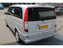 Mercedes-Benz Viano 3.0 CDI DC Ambiente Lang MEENEEMPRIJS!!/APK t/m 22-04-2026!!/V6 AUTOMAAT/Keyless entry/Parkeersensoren rondom/Cruise control/Climate control/Stoelverwarming/Elektrische verstelbare stoelen met memory/Radio-CD speler/Trekhaak/17'' Lichtmetalen velgen/Elekt