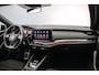 Skoda Octavia Combi Sportline Business 1.4 TSI PHEV 204pk DSG Automaat Panoramadak, Adaptive cruise control, Elektrische achterklep, Navigatie, Achteruitrijcamera, Stoelverwarming
