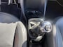 Peugeot 108 1.0 e-VTi Allure Bi-Tone - LM velgen, FullMap navigarie, Airconditioning, Bluetooth.