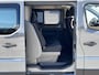 Renault Trafic 2.0 dCi 120 T29 L2H1 DC Work Edition 5 persoons / Dealer onderhouden / Trekhaak 2.000kg / Dubbel Cabine / Airco / Getinte ruiten / 17" LM wielen / Stoelverwarming /