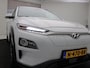 Hyundai Kona Electric EV Fashion 64 kWh / 3 Fase Laden / HUD Display / Navigatie / Historie aanwezig / Accu SoH 100% / Cruise Control / Airco Climate control /
