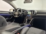 Renault Megane Estate 1.3 - 140PK TCe Bose Automaat | Trekhaak (1700 KG) | Schuif/Kantel Dak | Bose Audio | Climate Control | 9,3" Navi | Camera | Apple CarPlay/Android Auto | Head Up Display | Lichtmetalen Velgen |