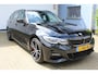 BMW 3-Serie Touring 330e Business Edition Plus M-Sport 297PK | Incl. 12 maanden Garantie | 1e Eigenaar | Laser koplampen | Harman/Kardon Audiosysteem | Stoelverwarming | Cruise controle | Climate controle | Navigatie | Apple CarPlay/Android Auto | Keyless start | Elektrische kofferklep | Ambiance verlichting | Parkeersensoren V+A | Schakelmogelijkheid aan stuurwiel | Virtual cockpit | Origineel NL auto | NAP |