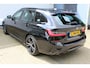 BMW 3-Serie Touring 330e Business Edition Plus M-Sport 297PK | Incl. 12 maanden Garantie | 1e Eigenaar | Laser koplampen | Harman/Kardon Audiosysteem | Stoelverwarming | Cruise controle | Climate controle | Navigatie | Apple CarPlay/Android Auto | Keyless start | Elektrische kofferklep | Ambiance verlichting | Parkeersensoren V+A | Schakelmogelijkheid aan stuurwiel | Virtual cockpit | Origineel NL auto | NAP |