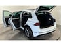 Volkswagen Tiguan 1.5 TSI R-Line Comfortline Business trekhaak led panoramadak benzine virtuel;e cockpit navigatie cruisecontrole