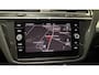 Volkswagen Tiguan 1.5 TSI R-Line Comfortline Business trekhaak led panoramadak benzine virtuel;e cockpit navigatie cruisecontrole
