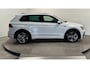 Volkswagen Tiguan 1.5 TSI R-Line Comfortline Business trekhaak led panoramadak benzine virtuel;e cockpit navigatie cruisecontrole