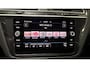 Volkswagen Tiguan 1.5 TSI R-Line Comfortline Business trekhaak led panoramadak benzine virtuel;e cockpit navigatie cruisecontrole