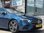 Mercedes-Benz A-klasse 180 AMG PANO l SFEER l CAMERA l MATRIX l KEYLESS l NIGHT l EL-STOEL l ORG.NL l DEALER ONDERHOUDEN l NAP