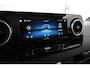 Mercedes-Benz Sprinter 317 CDI Aut. | Bakwagen met DHollandia Laadklep | Zijdeur | NIEUW! | MBUX 10" | LED | Groot Navigatie | Airco | Cruise Control | Lederen Stuurwiel | Carplay / Android Auto