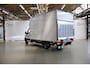 Mercedes-Benz Sprinter 317 CDI Aut. | Bakwagen met DHollandia Laadklep | Zijdeur | NIEUW! | MBUX 10" | LED | Groot Navigatie | Airco | Cruise Control | Lederen Stuurwiel | Carplay / Android Auto