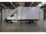 Mercedes-Benz Sprinter 317 CDI Aut. | Bakwagen met DHollandia Laadklep | Zijdeur | NIEUW! | MBUX 10" | LED | Groot Navigatie | Airco | Cruise Control | Lederen Stuurwiel | Carplay / Android Auto