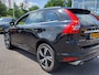 Volvo XC60 2.0 T5 245pk Automaat FWD Nordic+ Sport | R-Design | Navi | Harman/Kardon Sound | Clima | Adap.Cruise | Panoramadak | Leder+Verwarmd+Elek.Verstel | Dodehoek+Rijstrooksensor | Pdc V+A+Camera |